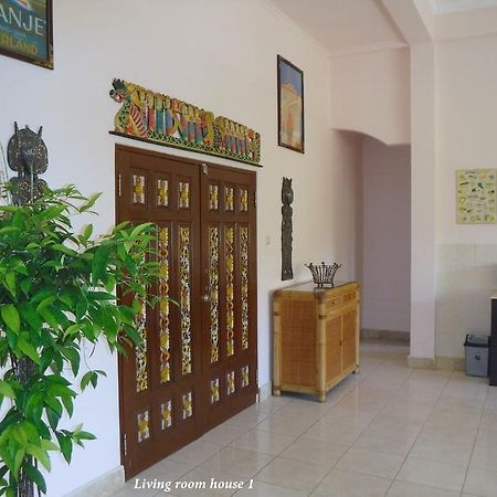 Ombak Putih Bungalows Hotel นูซาดูอา ภายนอก รูปภาพ
