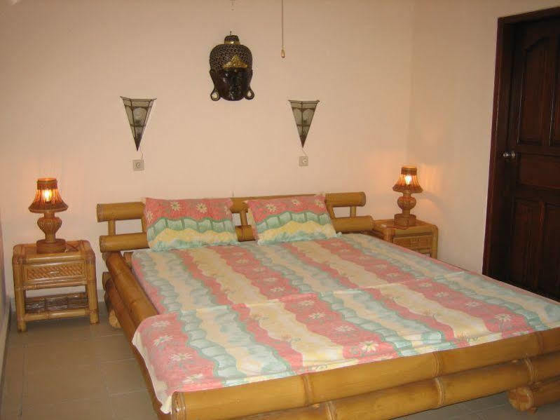 Ombak Putih Bungalows Hotel นูซาดูอา ภายนอก รูปภาพ