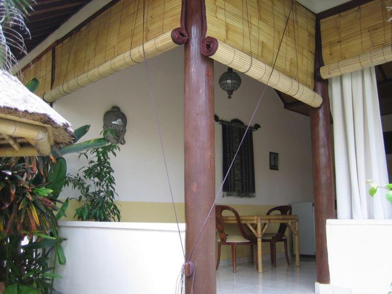 Ombak Putih Bungalows Hotel นูซาดูอา ภายนอก รูปภาพ