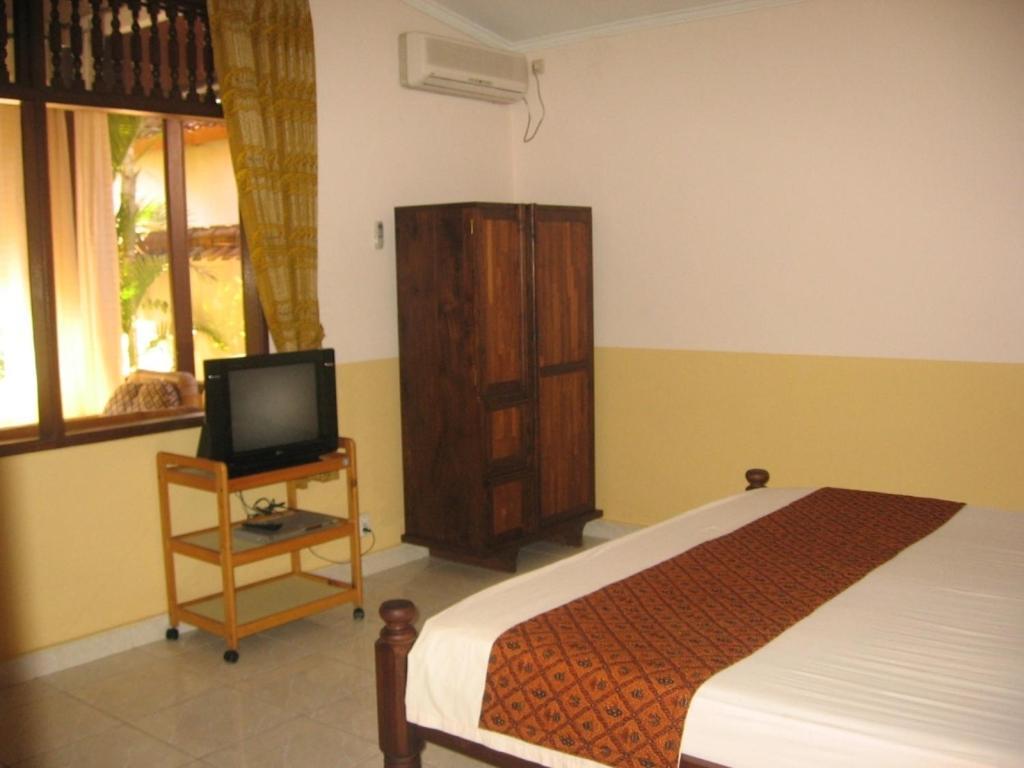 Ombak Putih Bungalows Hotel นูซาดูอา ภายนอก รูปภาพ